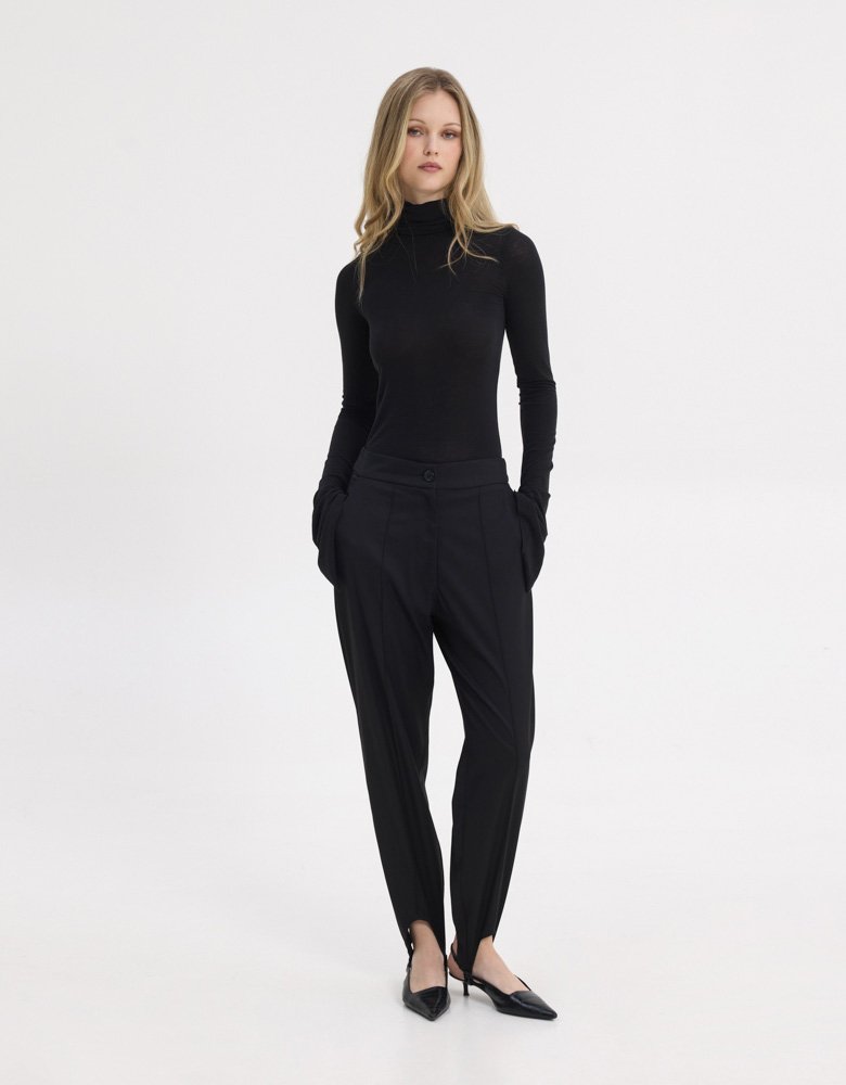 Sunset go Sarah turtleneck top black